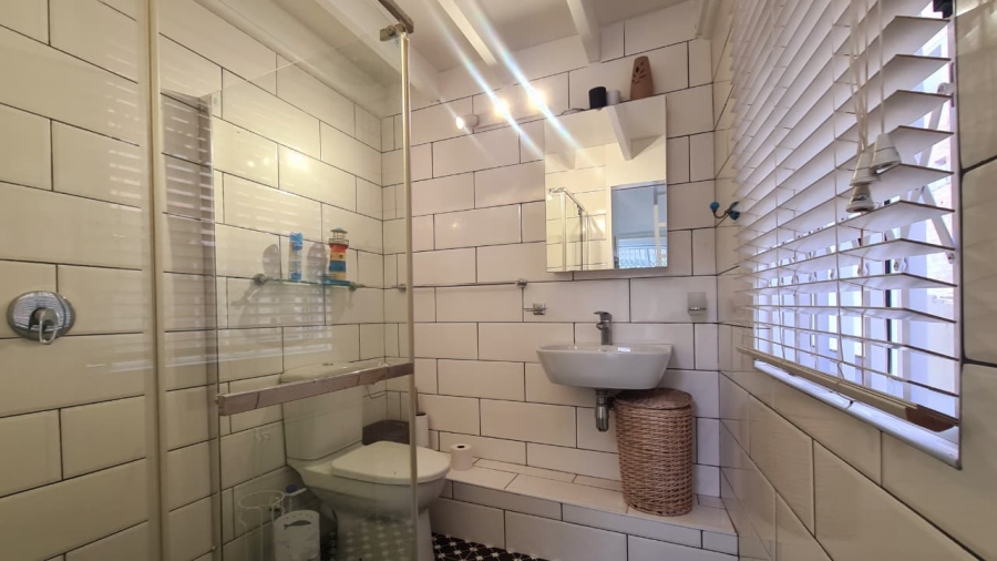 5 Bedroom Property for Sale in Kenton On Sea Eastern Cape